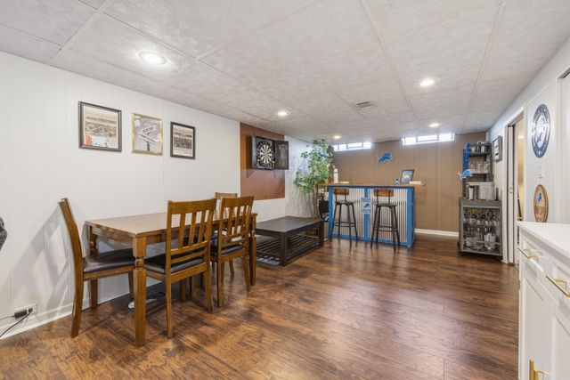 8860 Cherrylawn Drive, Sterling Heights, MI 48313