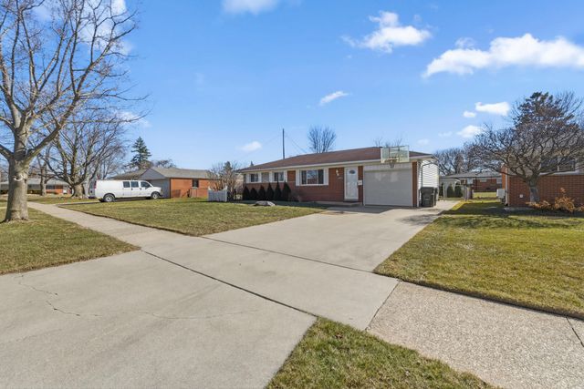 8860 Cherrylawn Drive, Sterling Heights, MI 48313