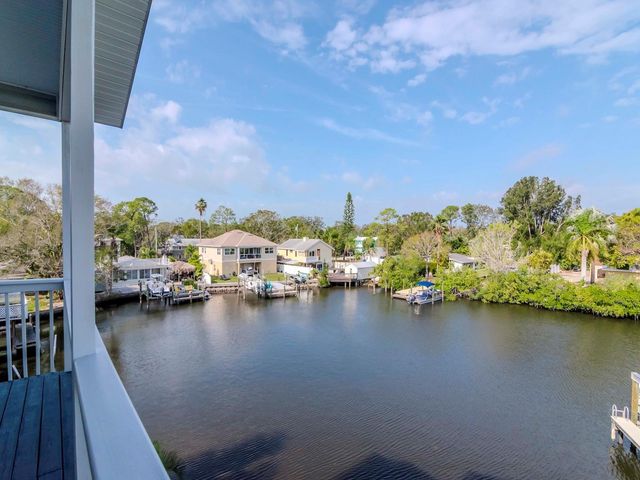 320 GEORGIA AVENUE, Crystal Beach, FL 34681