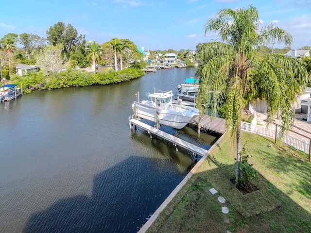 320 GEORGIA AVENUE, Crystal Beach, FL 34681