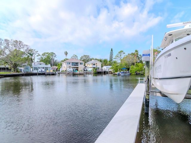 320 GEORGIA AVENUE, Crystal Beach, FL 34681