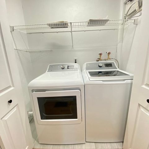 344 Neponset St 4, Canton, MA 02021