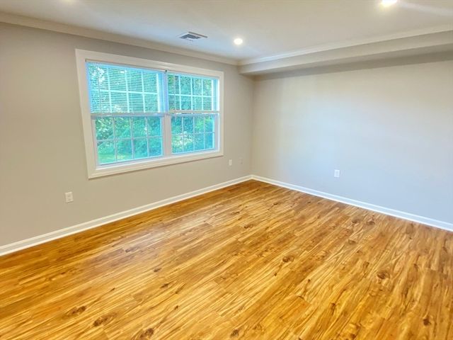 344 Neponset St 4, Canton, MA 02021