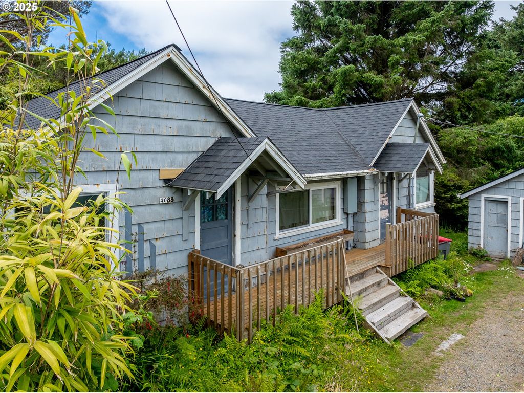 4088 S HEMLOCK St, Cannon Beach, OR 97110
