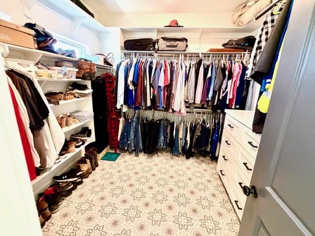 825 Niki DR, Salado, TX 76571