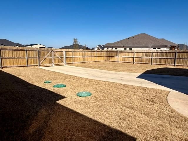 825 Niki DR, Salado, TX 76571