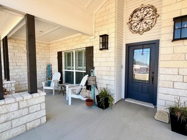 825 Niki DR, Salado, TX 76571