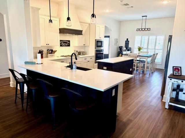 825 Niki DR, Salado, TX 76571