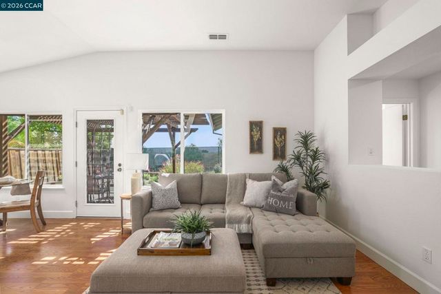 5009 Hillridge Way, Antioch, CA 94531