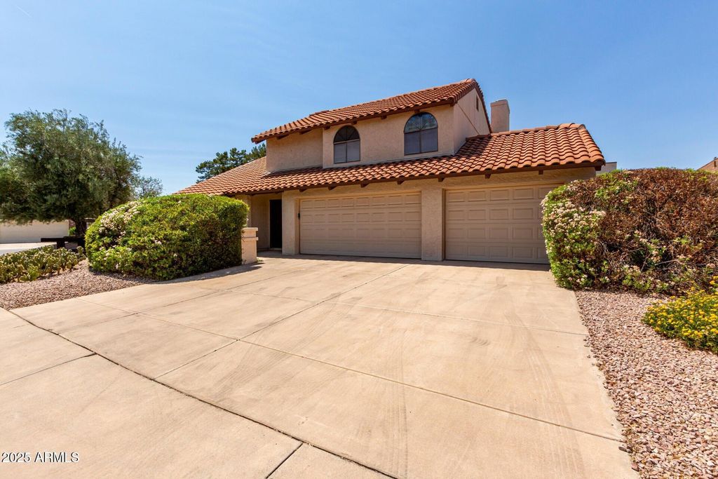 2050 W NIDO Avenue, Mesa, AZ 85202