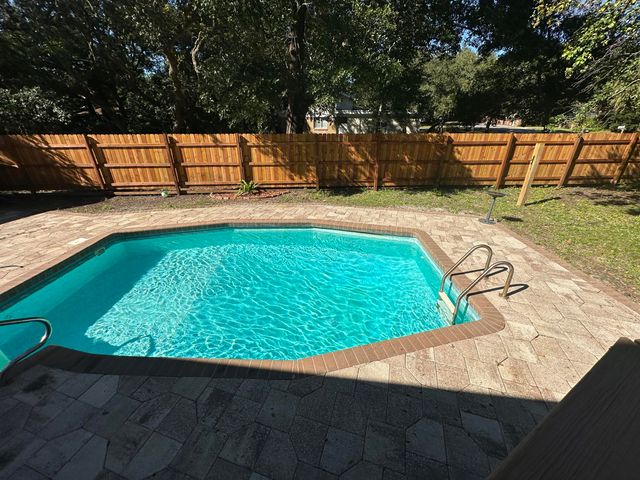 300 Plymouth Avenue, Fort Walton Beach, FL 32547