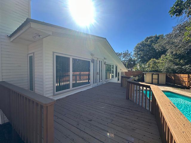 300 Plymouth Avenue, Fort Walton Beach, FL 32547