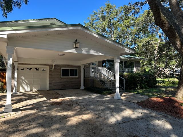 300 Plymouth Avenue, Fort Walton Beach, FL 32547