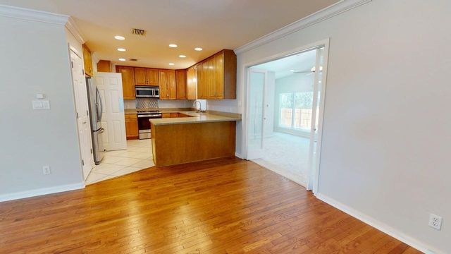 300 Plymouth Avenue, Fort Walton Beach, FL 32547