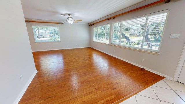 300 Plymouth Avenue, Fort Walton Beach, FL 32547