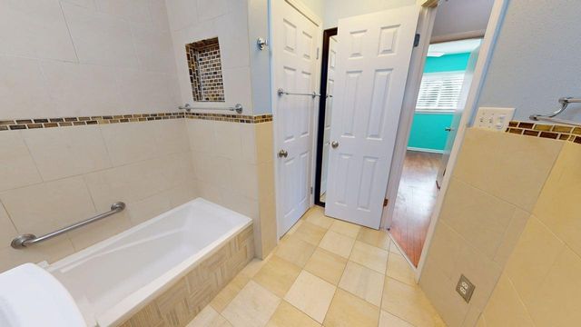 300 Plymouth Avenue, Fort Walton Beach, FL 32547