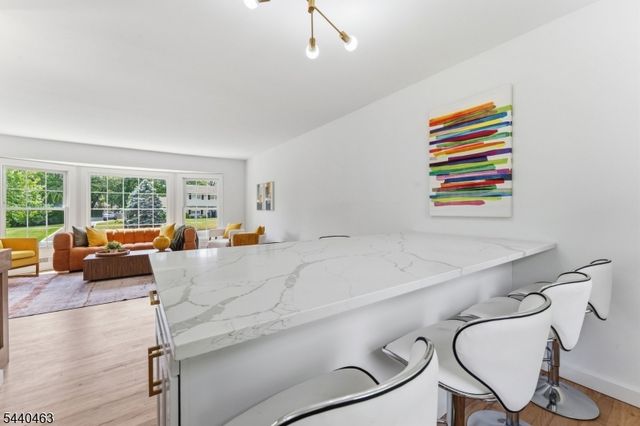 8 Crest Dr, Bridgewater Twp., NJ 08805