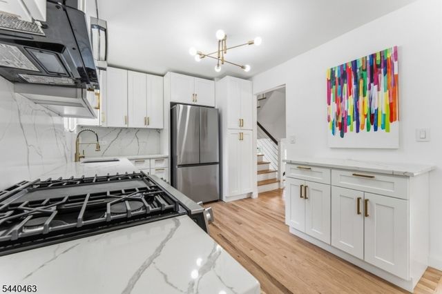 8 Crest Dr, Bridgewater Twp., NJ 08805