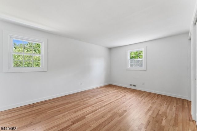 8 Crest Dr, Bridgewater Twp., NJ 08805