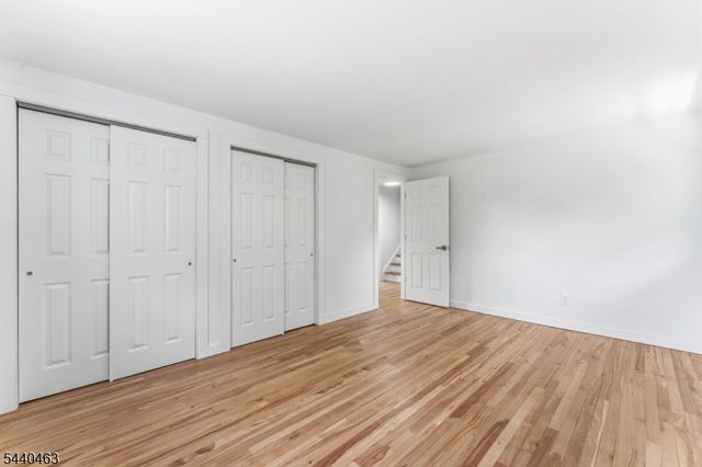 8 Crest Dr, Bridgewater Twp., NJ 08805