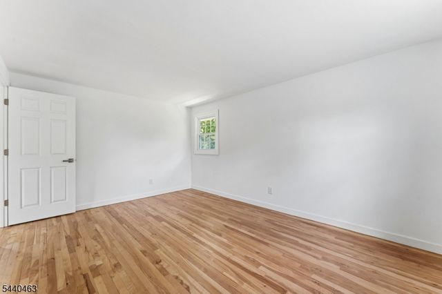 8 Crest Dr, Bridgewater Twp., NJ 08805