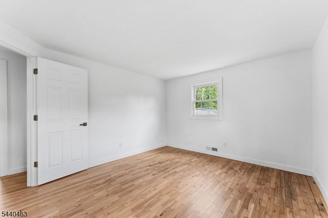 8 Crest Dr, Bridgewater Twp., NJ 08805