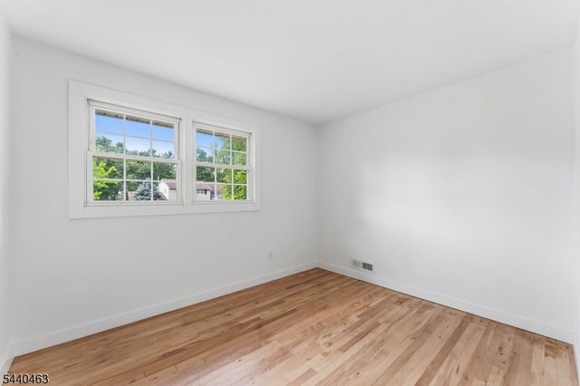 8 Crest Dr, Bridgewater Twp., NJ 08805