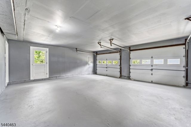 8 Crest Dr, Bridgewater Twp., NJ 08805
