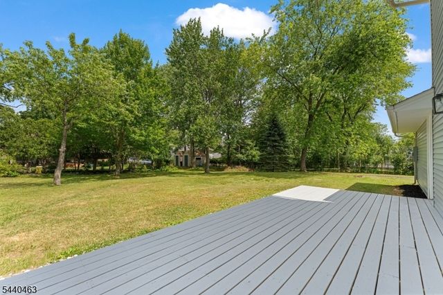 8 Crest Dr, Bridgewater Twp., NJ 08805