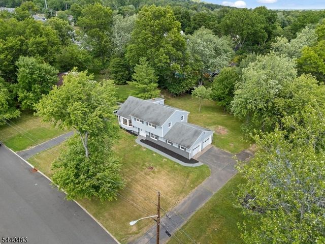8 Crest Dr, Bridgewater Twp., NJ 08805