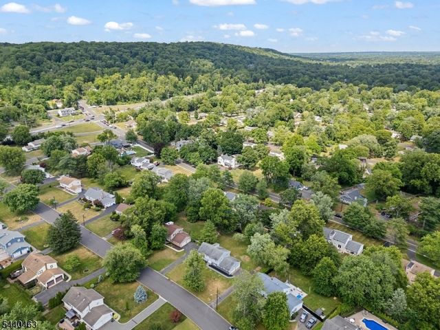 8 Crest Dr, Bridgewater Twp., NJ 08805