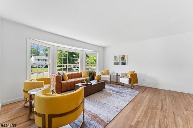 8 Crest Dr, Bridgewater Twp., NJ 08805