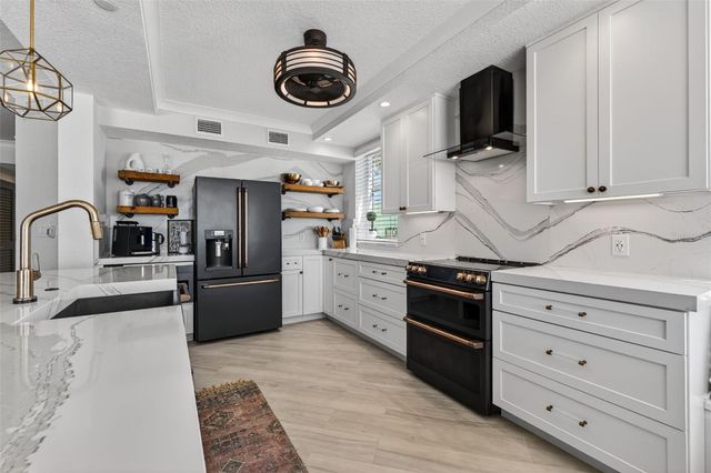 11 SAN MARCO STREET 401, Clearwater Beach, FL 33767
