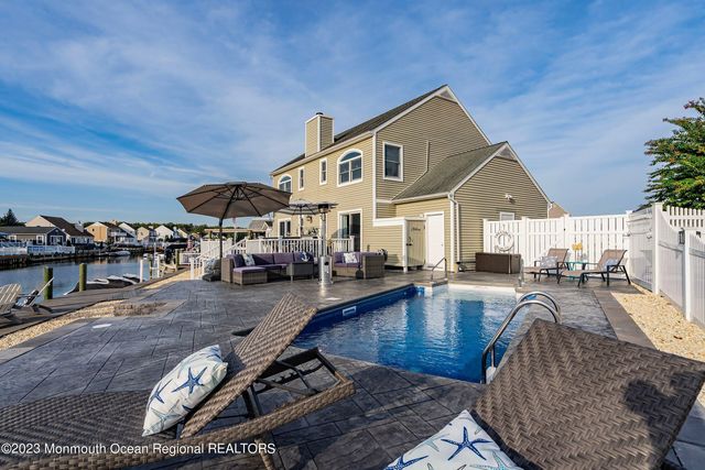 96 Windjammer Court, Bayville, NJ 08721