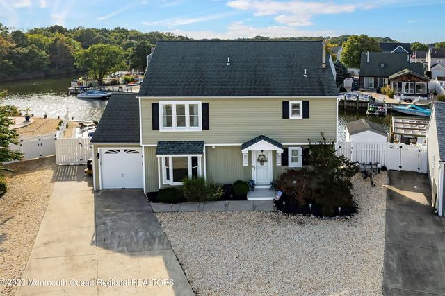 96 Windjammer Court, Bayville, NJ 08721