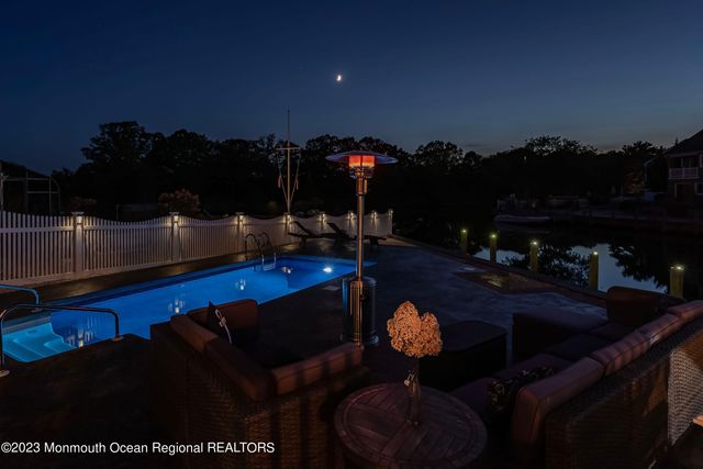 96 Windjammer Court, Bayville, NJ 08721