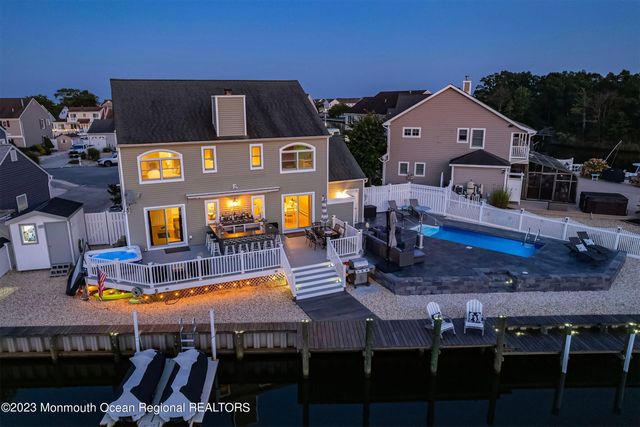 96 Windjammer Court, Bayville, NJ 08721