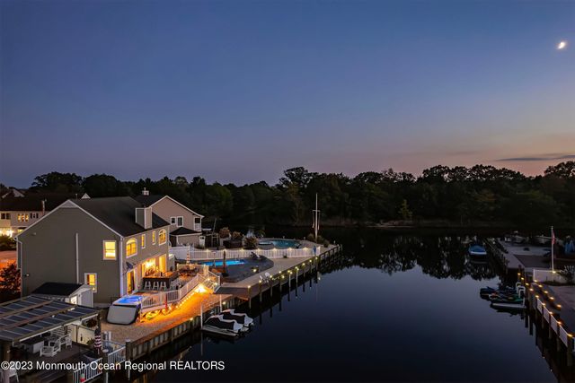 96 Windjammer Court, Bayville, NJ 08721
