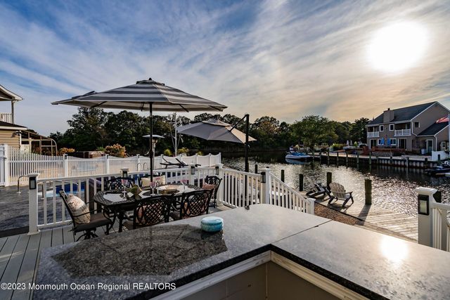 96 Windjammer Court, Bayville, NJ 08721