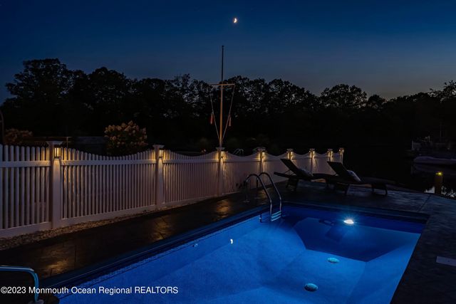 96 Windjammer Court, Bayville, NJ 08721