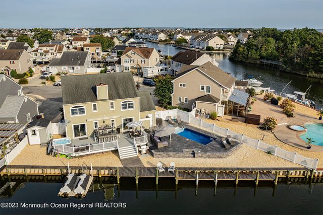 96 Windjammer Court, Bayville, NJ 08721