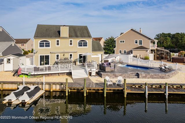 96 Windjammer Court, Bayville, NJ 08721