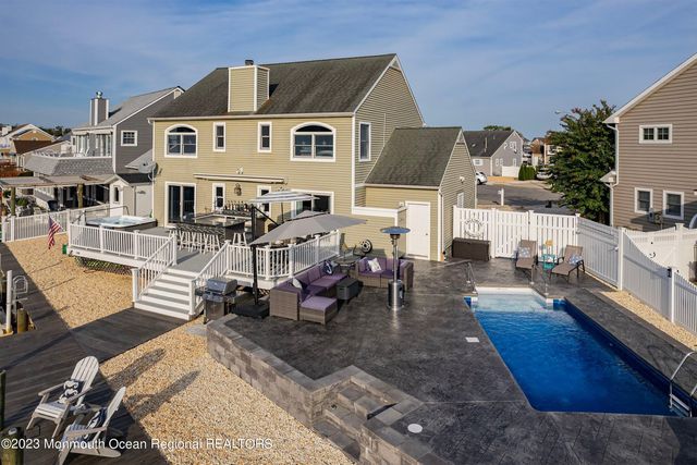 96 Windjammer Court, Bayville, NJ 08721