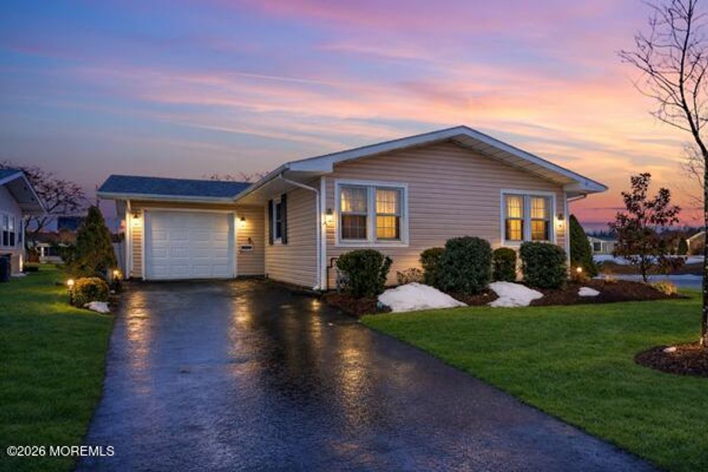 1 Masters Road, Brick, NJ 08724