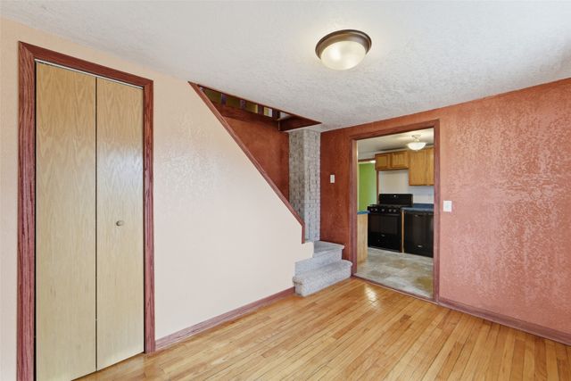 606 E 9th Street S, Newton, IA 50208