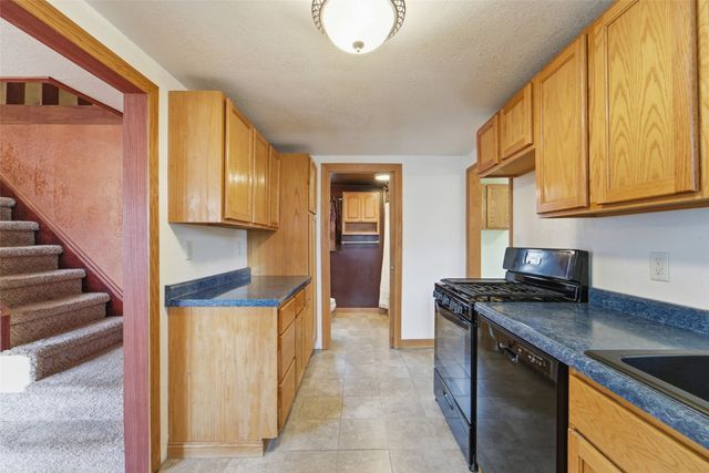 606 E 9th Street S, Newton, IA 50208