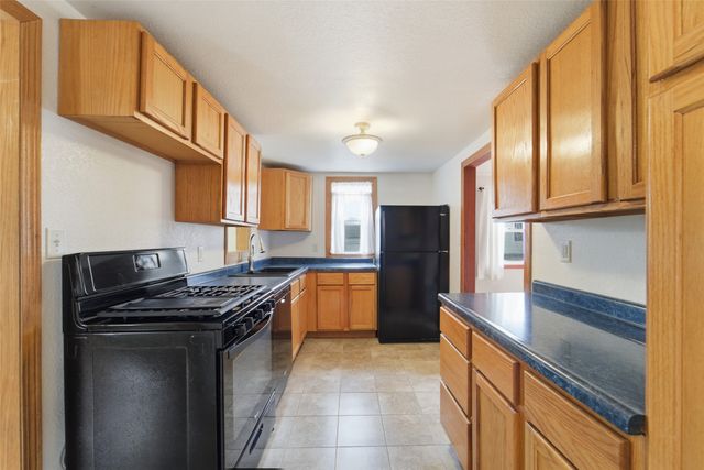 606 E 9th Street S, Newton, IA 50208