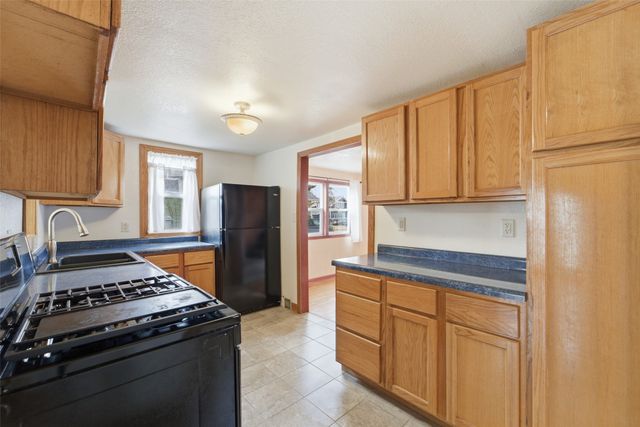 606 E 9th Street S, Newton, IA 50208