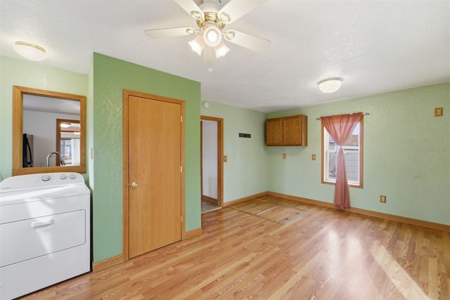 606 E 9th Street S, Newton, IA 50208