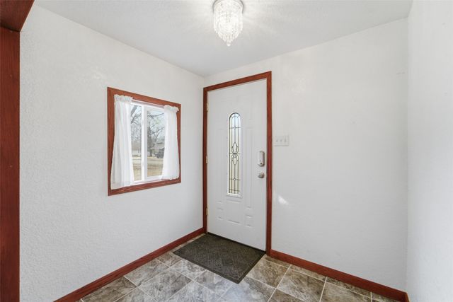 606 E 9th Street S, Newton, IA 50208